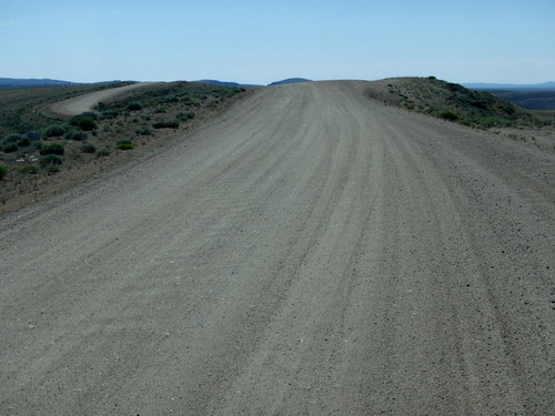 GDMBR: We were still following the divide ridge but now the Continental Divide was on our left side and it will remain there for all the way to South Pass (about 6-7 miles yet).